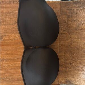 Victoria’s Secret Black bombshell convertible Bra - 34D - new with tags!